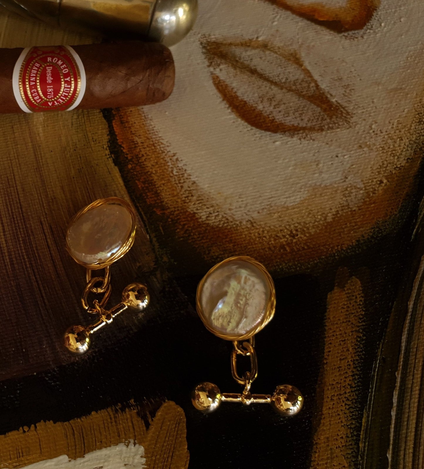 Tchaikovsky flat pearl cufflink
